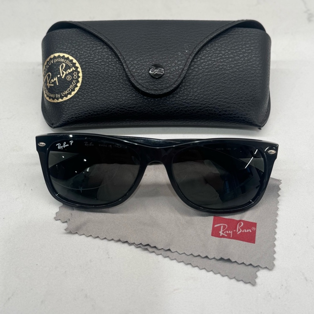 Ray-Ban Black New Wayfarer Polarized Sunglasses